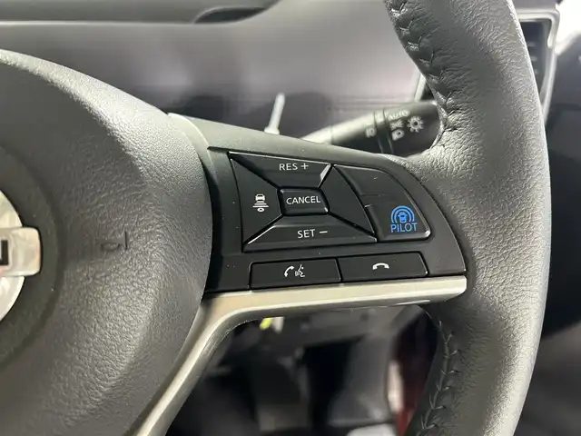 日産 セレナ ハイウェイスター V 佐賀県 2022(令4)年 1.7万km マルーンレッド 純正9インチディーラーオプションナビ/アラウンドビューモニター/バックモニター/デジタルインナーミラー/ブラインドスポットモニター/プロパイロット/両側パワースライドドア/左側ハンズフリースライドドア/電動パーキングブレーキ/アイドリングストップ/ETC/ステアリングスイッチ/純正フロアマット/純正ドアバイザー/純正15インチアルミホイール