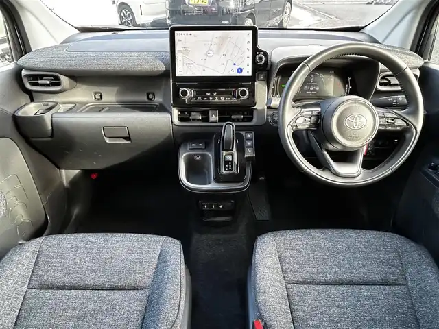 トヨタ シエンタ ハイブリッド Z 福島県 2024(令6)年 0.8万km プラチナホワイトパールマイカ トヨタセーフティセンス/プリクラッシュセーフティ/レーントレーシングアシスト/レーンディパーチャーアラート/レーダークルーズコントロール/アダプティブハイビームシステム/ロードサインアシスト/ドライバー異常時対応システム/アクティブドライビングアシスト/発進遅れ告知/純正ディスプレイオーディオ/【USB/BT/TV/Miracast/ナビ機能】/パノラミックビューモニター/両側電動スライドドア/ビルトインETC2.0/前席シートヒーター/ステアリングヒーター/パーキングサポート/ブラインドスポットモニター/LEDオートライト/リアドアサンシェード/純正ドアバイザー