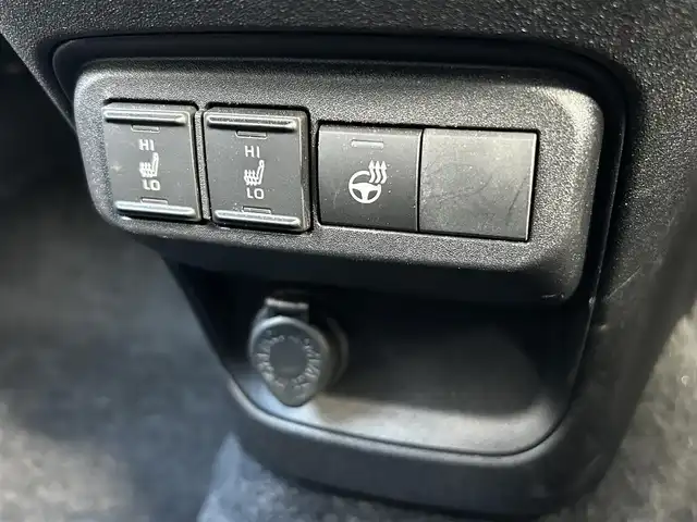 トヨタ シエンタ ハイブリッド Z 福島県 2024(令6)年 0.8万km プラチナホワイトパールマイカ トヨタセーフティセンス/プリクラッシュセーフティ/レーントレーシングアシスト/レーンディパーチャーアラート/レーダークルーズコントロール/アダプティブハイビームシステム/ロードサインアシスト/ドライバー異常時対応システム/アクティブドライビングアシスト/発進遅れ告知/純正ディスプレイオーディオ/【USB/BT/TV/Miracast/ナビ機能】/パノラミックビューモニター/両側電動スライドドア/ビルトインETC2.0/前席シートヒーター/ステアリングヒーター/パーキングサポート/ブラインドスポットモニター/LEDオートライト/リアドアサンシェード/純正ドアバイザー