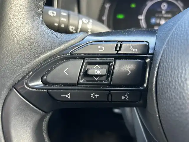 トヨタ シエンタ ハイブリッド Z 福島県 2024(令6)年 0.8万km プラチナホワイトパールマイカ トヨタセーフティセンス/プリクラッシュセーフティ/レーントレーシングアシスト/レーンディパーチャーアラート/レーダークルーズコントロール/アダプティブハイビームシステム/ロードサインアシスト/ドライバー異常時対応システム/アクティブドライビングアシスト/発進遅れ告知/純正ディスプレイオーディオ/【USB/BT/TV/Miracast/ナビ機能】/パノラミックビューモニター/両側電動スライドドア/ビルトインETC2.0/前席シートヒーター/ステアリングヒーター/パーキングサポート/ブラインドスポットモニター/LEDオートライト/リアドアサンシェード/純正ドアバイザー