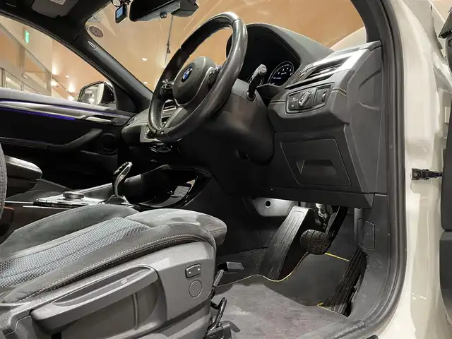 ＢＭＷ Ｘ２ sDrive18i MスポーツX 道央・札幌 2018(平30)年 7.1万km アルピンホワイトⅢ アドバンスドアクティブセーフティパッケージ/　・ACC/　・ヘッドアップディスプレイ/シートヒーター/純正HDDナビ/CD/DVD/USB/Bluetooth/バックカメラ/ドライビングアシスト/パワーテールゲート/ETC/ドライブレコーダー/夏タイヤ・AWセット積込/保証書、取扱説明書有/スペアキー×１