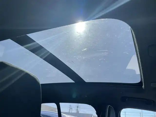 ボルボ ＸＣ４０ B4 AWD Rデザイン 滋賀県 2020(令2)年 4.4万km パール 4WD/純正ナビ/（FM/フルセグTV/Bluetooth）/全方位カメラ/ハーフレザーシート/レーンキープアシスト/レーダークルーズコントロール/ブラインドスポットモニター/コーナリングライト/アクティブ・ベンディング・ライト/ロードサインインフォメーション/ハーマンカードンスピーカー/衝突軽減装置/自動駐車システム/自動発射システム/ビルトインETC/ドライブレコーダー（前後）/全席シートヒーター/前席パワーシート/D席シートメモリー/パワーリアゲート/LEDライト/オートマチックハイビーム/スマートキー/純正フロアマット/純正アルミホイール