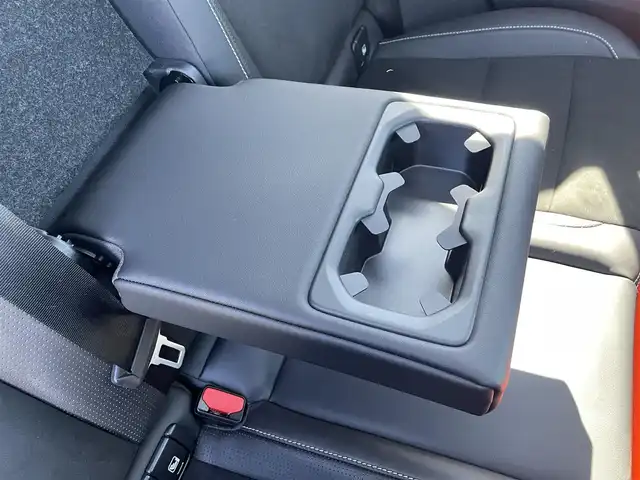 ボルボ ＸＣ４０ B4 AWD Rデザイン 滋賀県 2020(令2)年 4.4万km パール 4WD/純正ナビ/（FM/フルセグTV/Bluetooth）/全方位カメラ/ハーフレザーシート/レーンキープアシスト/レーダークルーズコントロール/ブラインドスポットモニター/コーナリングライト/アクティブ・ベンディング・ライト/ロードサインインフォメーション/ハーマンカードンスピーカー/衝突軽減装置/自動駐車システム/自動発射システム/ビルトインETC/ドライブレコーダー（前後）/全席シートヒーター/前席パワーシート/D席シートメモリー/パワーリアゲート/LEDライト/オートマチックハイビーム/スマートキー/純正フロアマット/純正アルミホイール