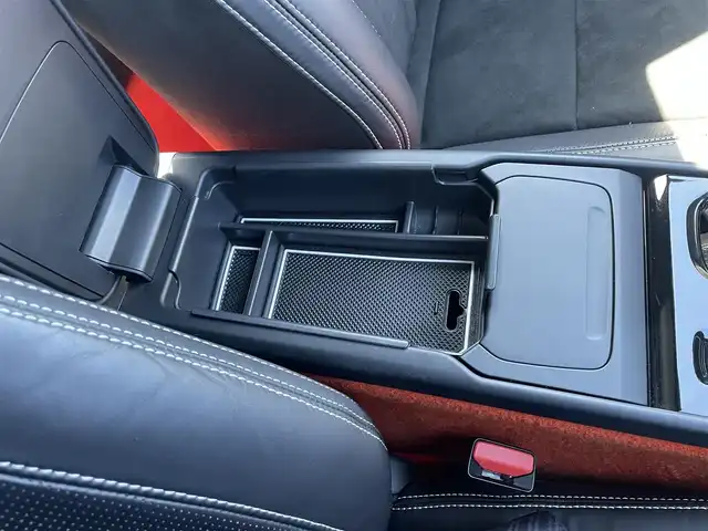 ボルボ ＸＣ４０ B4 AWD Rデザイン 滋賀県 2020(令2)年 4.4万km パール 4WD/純正ナビ/（FM/フルセグTV/Bluetooth）/全方位カメラ/ハーフレザーシート/レーンキープアシスト/レーダークルーズコントロール/ブラインドスポットモニター/コーナリングライト/アクティブ・ベンディング・ライト/ロードサインインフォメーション/ハーマンカードンスピーカー/衝突軽減装置/自動駐車システム/自動発射システム/ビルトインETC/ドライブレコーダー（前後）/全席シートヒーター/前席パワーシート/D席シートメモリー/パワーリアゲート/LEDライト/オートマチックハイビーム/スマートキー/純正フロアマット/純正アルミホイール