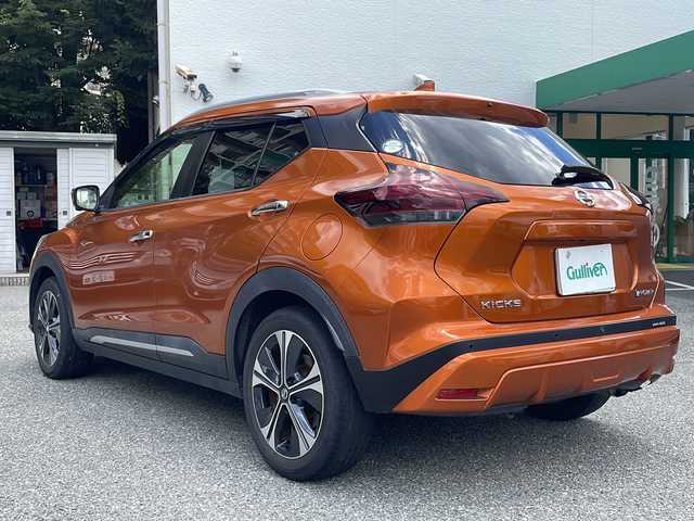 日産 キックス X ツートーンインテリアED 大阪府 2020(令2)年 5.1万km プレミアムコロナオレンジ ワンオーナー/純正SDナビ/・DVD/CD/FM/AM/Bluetooth/・フルセグテレビ/ETC/ドライブレコーダー/バックカメラ/全周囲カメラ/衝突軽減ブレーキ/レーンキープアシスト/クルーズコントロール/盗難防止装置/革巻きステアリング/ステアリングリモコン/ハンドルヒーター/レザーシート/ルーフレール/コーナーセンサー/デジタルインナーミラー/ドアバイザー/本革ハンドル/LEDヘッドライト/オートライト/オートエアコン/スマートキー×2/プッシュスタート/12V電源/USBジャック/純正17インチアルミホイール/純正フロアマット/取扱説明書/ナビ取扱説明書/保証書