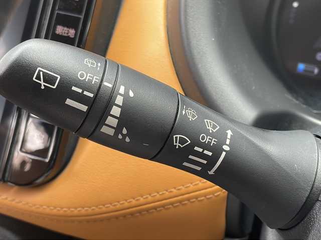日産 キックス X ツートーンインテリアED 大阪府 2020(令2)年 5.1万km プレミアムコロナオレンジ ワンオーナー/純正SDナビ/・DVD/CD/FM/AM/Bluetooth/・フルセグテレビ/ETC/ドライブレコーダー/バックカメラ/全周囲カメラ/衝突軽減ブレーキ/レーンキープアシスト/クルーズコントロール/盗難防止装置/革巻きステアリング/ステアリングリモコン/ハンドルヒーター/レザーシート/ルーフレール/コーナーセンサー/デジタルインナーミラー/ドアバイザー/本革ハンドル/LEDヘッドライト/オートライト/オートエアコン/スマートキー×2/プッシュスタート/12V電源/USBジャック/純正17インチアルミホイール/純正フロアマット/取扱説明書/ナビ取扱説明書/保証書
