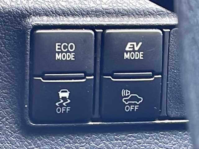 トヨタ シエンタ ハイブリッド X 徳島県 2016(平28)年 6.1万km ブラックマイカ 7.7型社外SDナビ　MAX775W/（BT/フルセグ/DISC）/バックカメラ/LEDヘッドライト/SMACK15インチアルミホイール/片側電動スライドドア/D/N席シートヒーター/ドライブレコーダー/リモコンキー/スペアキー/オートライト/ダブルエアバック/盗難防止装置/取扱説明書/新車時保証書