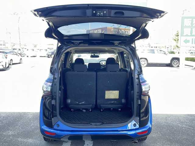 トヨタ シエンタ ハイブリッド X 徳島県 2016(平28)年 6.1万km ブラックマイカ 7.7型社外SDナビ　MAX775W/（BT/フルセグ/DISC）/バックカメラ/LEDヘッドライト/SMACK15インチアルミホイール/片側電動スライドドア/D/N席シートヒーター/ドライブレコーダー/リモコンキー/スペアキー/オートライト/ダブルエアバック/盗難防止装置/取扱説明書/新車時保証書