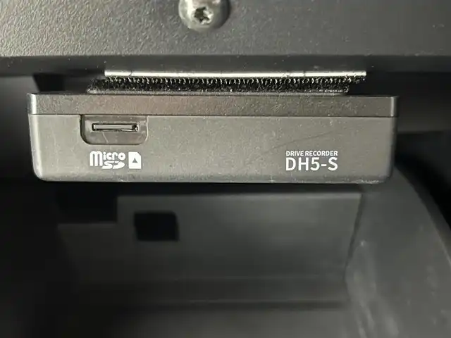 日産 オーラ G レザーエディション 熊本県 2023(令5)年 5.4万km ピュアホワイトパール / スーパーブラック 2トーン 禁煙車　/ＢＯＳＥサウンド　/純正ナビ（ＡｐｐｌＣａｒＰｌａｙ・ＢＴ・フルセグ・ＵＳＢ・HDMI）/アラウンドビューモニター/純正前後ドライブレコーダー（DH5-S）　/ビルトインＥＴＣ２．０　/プロパイロット/衝突軽減ブレーキ/横滑り防止/ブラインドスポットモニター/前席シートヒーター　/ステアリングヒーター/前後クリアランスソナー/デジタルインナーミラー/置くだけ充電/純正フロアマット/純正17インチAW/オートライト/オートマチックハイビーム/LEDヘッドライト/フォグライト/スマートキー/プッシュスタート/スペアキー1本