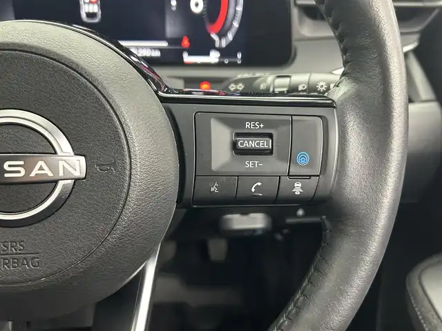 日産 オーラ G レザーエディション 熊本県 2023(令5)年 5.4万km ピュアホワイトパール / スーパーブラック 2トーン 禁煙車　/ＢＯＳＥサウンド　/純正ナビ（ＡｐｐｌＣａｒＰｌａｙ・ＢＴ・フルセグ・ＵＳＢ・HDMI）/アラウンドビューモニター/純正前後ドライブレコーダー（DH5-S）　/ビルトインＥＴＣ２．０　/プロパイロット/衝突軽減ブレーキ/横滑り防止/ブラインドスポットモニター/前席シートヒーター　/ステアリングヒーター/前後クリアランスソナー/デジタルインナーミラー/置くだけ充電/純正フロアマット/純正17インチAW/オートライト/オートマチックハイビーム/LEDヘッドライト/フォグライト/スマートキー/プッシュスタート/スペアキー1本