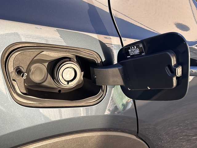 ボルボ ＸＣ４０ B4 AWD インスクリプション 愛知県 2021(令3)年 2万km デニムブルーメタリック 登録時走行距離19719km/ワンオーナー/4WD/純正HDDナビ/(FM.Bluetooth.TV）/全方位カメラ/自動駐車/自動発進/アイドリングストップ/ウィンカーミラー/フォグランプ/オットマン/クルーズコントロール/プッシュスタート/パワーバックドア/全席シートヒーター/ステアリングヒーター/ETC/保証書/取扱説明書