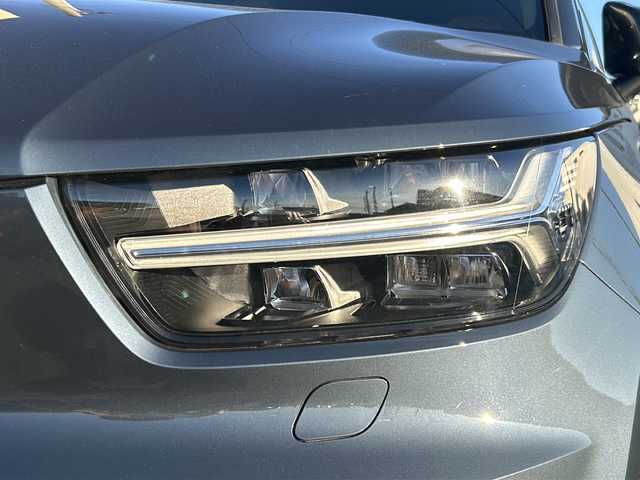 ボルボ ＸＣ４０ B4 AWD インスクリプション 愛知県 2021(令3)年 2万km デニムブルーメタリック 登録時走行距離19719km/ワンオーナー/4WD/純正HDDナビ/(FM.Bluetooth.TV）/全方位カメラ/自動駐車/自動発進/アイドリングストップ/ウィンカーミラー/フォグランプ/オットマン/クルーズコントロール/プッシュスタート/パワーバックドア/全席シートヒーター/ステアリングヒーター/ETC/保証書/取扱説明書