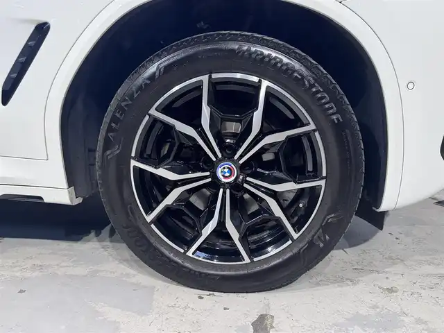 ＢＭＷ ＢＭＷ Ｘ３ 20d xDrive Mスポーツ 道央・札幌 2023(令5)年 6.4万km アルピンホワイトⅢ BMWライブ・コックピット・プロフェッショナル/・BMWカーブド・ディスプレイ/・12.3インチマルチ・ディスプレイ・メーターパネル/・14.9インチワイド・コントロール・ディスプレイ（タッチパネル機能付）/・ARビュー/・ナビゲーションシステム/・BMWインテリジェント・パーソナル・アシスタント/　（AI音声会話システム）/・スマートフォン・インテグレーション/アンビエント/１２V電源ソケット/インタラクション・バー/ラゲージエリアカバー/harman/kardonサウンド/3ゾーン・オートマッチク・エアコンディショナー（マイクロファイター付き）/・運転席＆助手席独立温度調節機能/・後席用独立温度調節機能/・後席用エア・アウトレット/・パーキング・ベンチレーション/ラジオ/地上デジタルTVチューナー/USBオーディオ・インターフェイス/Bluetoothインターフェイス/Mスポーツ・レザー・ステアリング・ホイール/Mアンソラジット・ルーフ・ランニング/照明付バニティ・ミラー