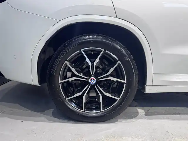 ＢＭＷ ＢＭＷ Ｘ３ 20d xDrive Mスポーツ 道央・札幌 2023(令5)年 6.4万km アルピンホワイトⅢ BMWライブ・コックピット・プロフェッショナル/・BMWカーブド・ディスプレイ/・12.3インチマルチ・ディスプレイ・メーターパネル/・14.9インチワイド・コントロール・ディスプレイ（タッチパネル機能付）/・ARビュー/・ナビゲーションシステム/・BMWインテリジェント・パーソナル・アシスタント/　（AI音声会話システム）/・スマートフォン・インテグレーション/アンビエント/１２V電源ソケット/インタラクション・バー/ラゲージエリアカバー/harman/kardonサウンド/3ゾーン・オートマッチク・エアコンディショナー（マイクロファイター付き）/・運転席＆助手席独立温度調節機能/・後席用独立温度調節機能/・後席用エア・アウトレット/・パーキング・ベンチレーション/ラジオ/地上デジタルTVチューナー/USBオーディオ・インターフェイス/Bluetoothインターフェイス/Mスポーツ・レザー・ステアリング・ホイール/Mアンソラジット・ルーフ・ランニング/照明付バニティ・ミラー
