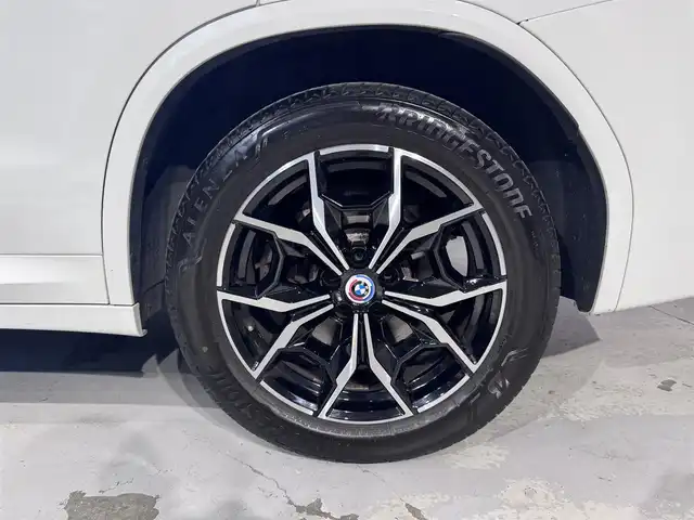 ＢＭＷ ＢＭＷ Ｘ３ 20d xDrive Mスポーツ 道央・札幌 2023(令5)年 6.4万km アルピンホワイトⅢ BMWライブ・コックピット・プロフェッショナル/・BMWカーブド・ディスプレイ/・12.3インチマルチ・ディスプレイ・メーターパネル/・14.9インチワイド・コントロール・ディスプレイ（タッチパネル機能付）/・ARビュー/・ナビゲーションシステム/・BMWインテリジェント・パーソナル・アシスタント/　（AI音声会話システム）/・スマートフォン・インテグレーション/アンビエント/１２V電源ソケット/インタラクション・バー/ラゲージエリアカバー/harman/kardonサウンド/3ゾーン・オートマッチク・エアコンディショナー（マイクロファイター付き）/・運転席＆助手席独立温度調節機能/・後席用独立温度調節機能/・後席用エア・アウトレット/・パーキング・ベンチレーション/ラジオ/地上デジタルTVチューナー/USBオーディオ・インターフェイス/Bluetoothインターフェイス/Mスポーツ・レザー・ステアリング・ホイール/Mアンソラジット・ルーフ・ランニング/照明付バニティ・ミラー