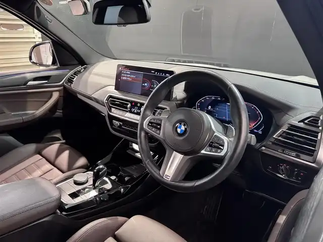 ＢＭＷ ＢＭＷ Ｘ３ 20d xDrive Mスポーツ 道央・札幌 2023(令5)年 6.4万km アルピンホワイトⅢ BMWライブ・コックピット・プロフェッショナル/・BMWカーブド・ディスプレイ/・12.3インチマルチ・ディスプレイ・メーターパネル/・14.9インチワイド・コントロール・ディスプレイ（タッチパネル機能付）/・ARビュー/・ナビゲーションシステム/・BMWインテリジェント・パーソナル・アシスタント/　（AI音声会話システム）/・スマートフォン・インテグレーション/アンビエント/１２V電源ソケット/インタラクション・バー/ラゲージエリアカバー/harman/kardonサウンド/3ゾーン・オートマッチク・エアコンディショナー（マイクロファイター付き）/・運転席＆助手席独立温度調節機能/・後席用独立温度調節機能/・後席用エア・アウトレット/・パーキング・ベンチレーション/ラジオ/地上デジタルTVチューナー/USBオーディオ・インターフェイス/Bluetoothインターフェイス/Mスポーツ・レザー・ステアリング・ホイール/Mアンソラジット・ルーフ・ランニング/照明付バニティ・ミラー