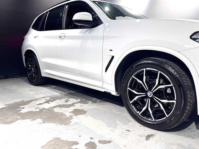 ＢＭＷ ＢＭＷ Ｘ３ 20d xDrive Mスポーツ 道央・札幌 2023(令5)年 6.4万km アルピンホワイトⅢ BMWライブ・コックピット・プロフェッショナル/・BMWカーブド・ディスプレイ/・12.3インチマルチ・ディスプレイ・メーターパネル/・14.9インチワイド・コントロール・ディスプレイ（タッチパネル機能付）/・ARビュー/・ナビゲーションシステム/・BMWインテリジェント・パーソナル・アシスタント/　（AI音声会話システム）/・スマートフォン・インテグレーション/アンビエント/１２V電源ソケット/インタラクション・バー/ラゲージエリアカバー/harman/kardonサウンド/3ゾーン・オートマッチク・エアコンディショナー（マイクロファイター付き）/・運転席＆助手席独立温度調節機能/・後席用独立温度調節機能/・後席用エア・アウトレット/・パーキング・ベンチレーション/ラジオ/地上デジタルTVチューナー/USBオーディオ・インターフェイス/Bluetoothインターフェイス/Mスポーツ・レザー・ステアリング・ホイール/Mアンソラジット・ルーフ・ランニング/照明付バニティ・ミラー