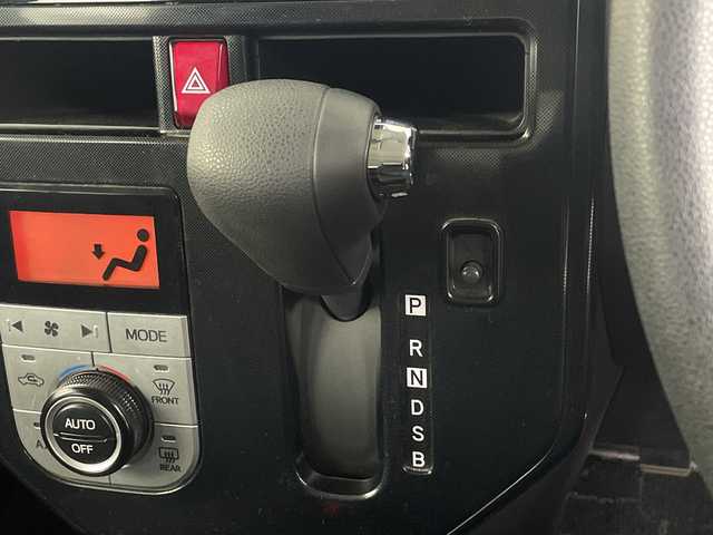 トヨタ タンク G 埼玉県 2019(平31)年 1.2万km ブラックマイカメタリック 純正ナビ　NSZT-W68T/(Bluetooth/CD/DVD/AM/FM)/地デジワンセグ/バックカメラ/前方ドライブレコーダー/ETC/クルーズコントロール/衝突軽減ブレーキ/オートマチックハイビーム/クリアランスソナー/アイドリングストップ/両側パワースライドドア/ロールサンシェード/ウィンカー・電動格納ミラー/社外フロアマット/純正ドアバイザー