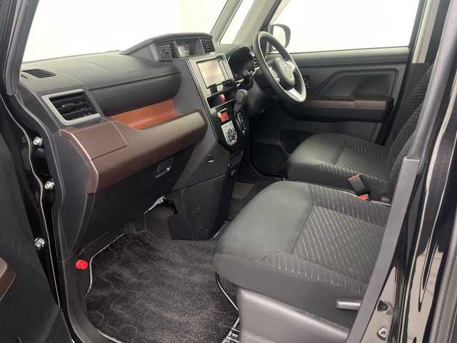 トヨタ タンク G 埼玉県 2019(平31)年 1.2万km ブラックマイカメタリック 純正ナビ　NSZT-W68T/(Bluetooth/CD/DVD/AM/FM)/地デジワンセグ/バックカメラ/前方ドライブレコーダー/ETC/クルーズコントロール/衝突軽減ブレーキ/オートマチックハイビーム/クリアランスソナー/アイドリングストップ/両側パワースライドドア/ロールサンシェード/ウィンカー・電動格納ミラー/社外フロアマット/純正ドアバイザー