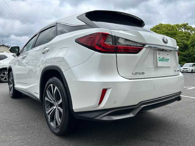 レクサス ＲＸ 450h バージョンL 大阪府 2016(平28)年 3.8万km ソニッククォーツ ブラインドスポットモニター/純正ナビ(BT/フルセグ)/アラウンドビューモニター/レーダークルーズコントロール/衝突被害軽減システム/レーンキープアシスト/横滑り防止装置/盗難防止装置/電動リアゲート/ETC/LEDヘッドライト/オートライト/レザーシート/パワーシート/シートヒーター/エアシート/シートメモリー/ハンドルヒーター/純正フロアマット/純正アルミホイール/スペアキー/カードキー