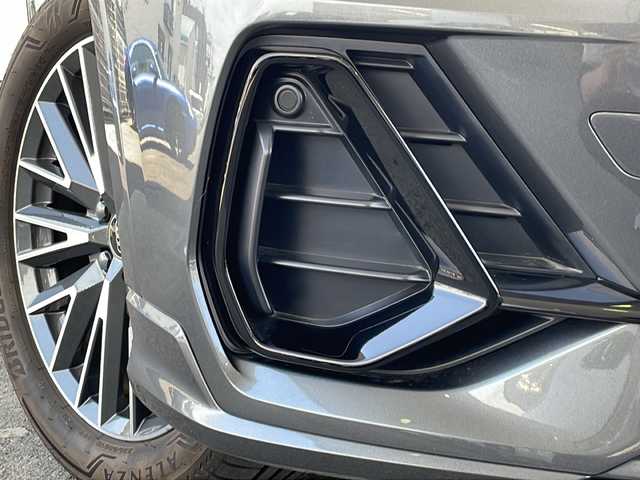 アウディ Ｑ３ SB 35TFSI Sライン 京都府 2022(令4)年 0.8万km ガンＭ ワンオーナー/コンビニエンス＆アシスタンスパッケージ/ラグジュアリーパッケージ/純正ナビ　/Bluetooth/USB/AppleCarPlay/AndroidAuto/本革シート　/全方位カメラ　/禁煙車　/前後コーナーセンサー　/ターボ　/ＢＳＭ　/レーダークルーズコントロール　/パワーリアゲート　/純正AW19インチ/前席シートヒーター　/前席パワーシート　/前後純正ドライブレコーダー/ダウンヒルアシスト/横滑り防止装置/レーンキープアシスト/盗難防止装置/オートライト/オートマチックハイビーム/LEDヘッドライト/フロント/リアフォグランプ/バーチャルコックピット