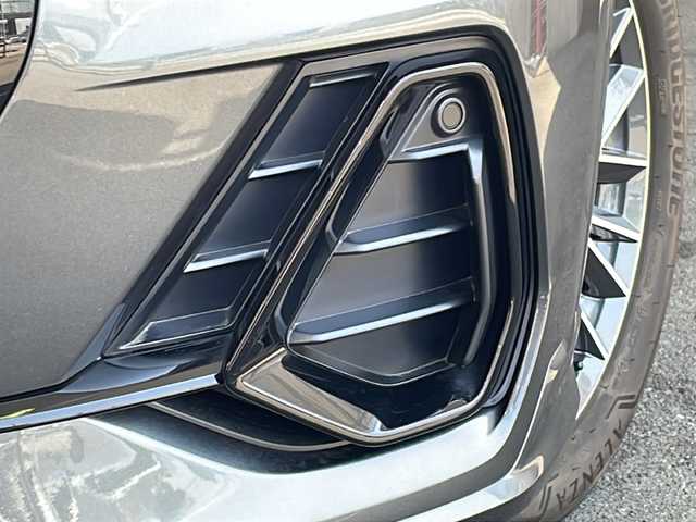 アウディ Ｑ３ SB 35TFSI Sライン 京都府 2022(令4)年 0.8万km ガンＭ ワンオーナー/コンビニエンス＆アシスタンスパッケージ/ラグジュアリーパッケージ/純正ナビ　/Bluetooth/USB/AppleCarPlay/AndroidAuto/本革シート　/全方位カメラ　/禁煙車　/前後コーナーセンサー　/ターボ　/ＢＳＭ　/レーダークルーズコントロール　/パワーリアゲート　/純正AW19インチ/前席シートヒーター　/前席パワーシート　/前後純正ドライブレコーダー/ダウンヒルアシスト/横滑り防止装置/レーンキープアシスト/盗難防止装置/オートライト/オートマチックハイビーム/LEDヘッドライト/フロント/リアフォグランプ/バーチャルコックピット