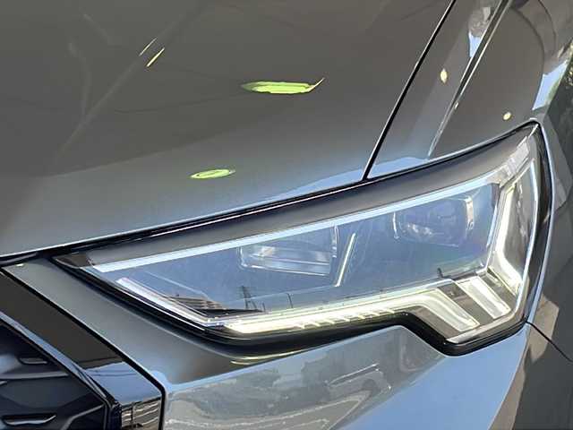 アウディ Ｑ３ SB 35TFSI Sライン 京都府 2022(令4)年 0.8万km ガンＭ ワンオーナー/コンビニエンス＆アシスタンスパッケージ/ラグジュアリーパッケージ/純正ナビ　/Bluetooth/USB/AppleCarPlay/AndroidAuto/本革シート　/全方位カメラ　/禁煙車　/前後コーナーセンサー　/ターボ　/ＢＳＭ　/レーダークルーズコントロール　/パワーリアゲート　/純正AW19インチ/前席シートヒーター　/前席パワーシート　/前後純正ドライブレコーダー/ダウンヒルアシスト/横滑り防止装置/レーンキープアシスト/盗難防止装置/オートライト/オートマチックハイビーム/LEDヘッドライト/フロント/リアフォグランプ/バーチャルコックピット