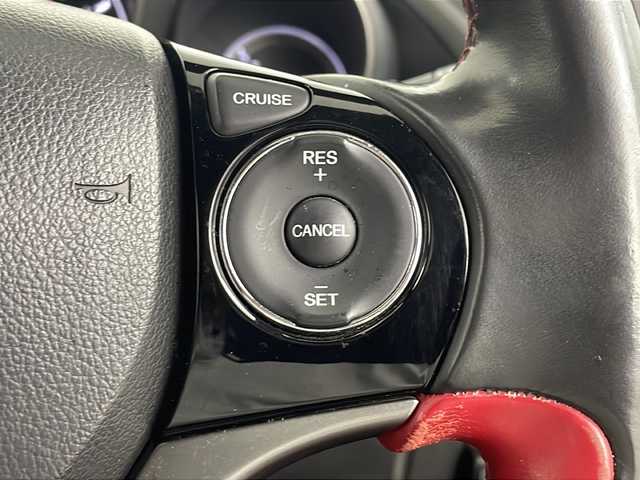 ホンダ シビック タイプR 埼玉県 2016(平28)年 11.8万km チャンピオンシップホワイト 社外ナビ　/　ＡＭ／ＦＭ／ＣＤ／ＤＶＤ／ＢＴ　/バックカメラ　/クルーズコントロール　/ＥＴＣ２．０　/純正１９インチアルミホイール　/純正フロアマット　/ＬＥＤヘッドライト　/オートライト　/横滑り防止システム/アイドリングストップ/プッシュスタート/スマートキー