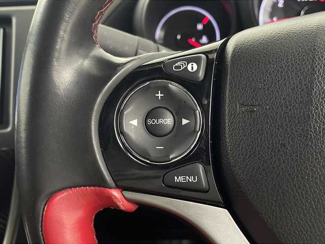 ホンダ シビック タイプR 埼玉県 2016(平28)年 11.8万km チャンピオンシップホワイト 社外ナビ　/　ＡＭ／ＦＭ／ＣＤ／ＤＶＤ／ＢＴ　/バックカメラ　/クルーズコントロール　/ＥＴＣ２．０　/純正１９インチアルミホイール　/純正フロアマット　/ＬＥＤヘッドライト　/オートライト　/横滑り防止システム/アイドリングストップ/プッシュスタート/スマートキー