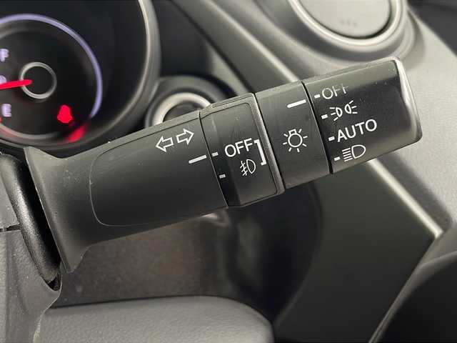 ホンダ シビック タイプR 埼玉県 2016(平28)年 11.8万km チャンピオンシップホワイト 社外ナビ　/　ＡＭ／ＦＭ／ＣＤ／ＤＶＤ／ＢＴ　/バックカメラ　/クルーズコントロール　/ＥＴＣ２．０　/純正１９インチアルミホイール　/純正フロアマット　/ＬＥＤヘッドライト　/オートライト　/横滑り防止システム/アイドリングストップ/プッシュスタート/スマートキー