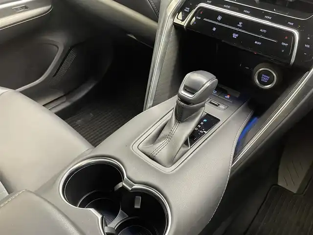 トヨタ ハリアー Z 兵庫県 2021(令3)年 3.9万km ホワイトパールクリスタルシャイン 純正コネクトナビ/フルセグ BT USB/JBLプレミアムサウンド/パノラミックビューモニター/レーダークルーズコントロール/プリクラッシュセーフティー/クリアランスソナー/LKA/パワーバックドア/ハーフレザーシート/パワーシート/LEDヘッドライト/オートライト/オートハイビーム/デジタルインナーミラー/ドライブレコーダー/純正19インチアルミホイール/スマートキー/スペアキー