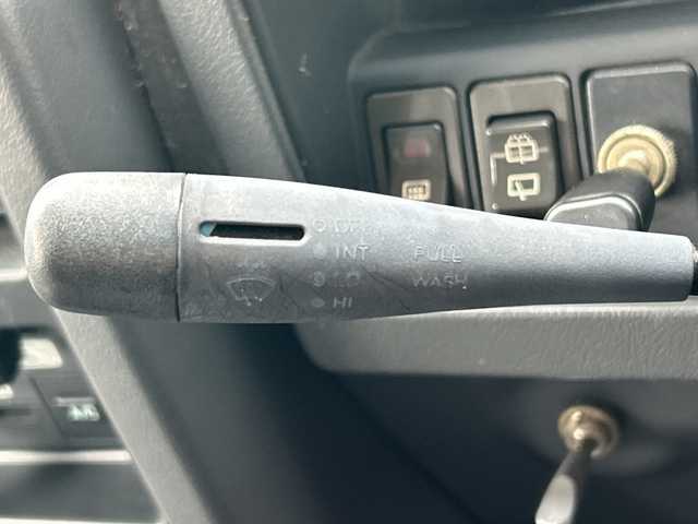 日産 サファリ エクストラV グランロード 岩手県 2024(令6)年 8.3万km 緑 ハイルーフ /社外オーディオ/ETC /冬タイヤ有 /エアコン /リアヒーター/社外グリルバンパーガード /フロントウインチ付 /社外ヘッドライト /電動角度調整ミラー /スペアキー /社外フロアマット /保証書 取説