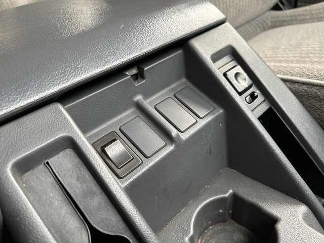 日産 サファリ エクストラV グランロード 岩手県 2024(令6)年 8.3万km 緑 ハイルーフ /社外オーディオ/ETC /冬タイヤ有 /エアコン /リアヒーター/社外グリルバンパーガード /フロントウインチ付 /社外ヘッドライト /電動角度調整ミラー /スペアキー /社外フロアマット /保証書 取説