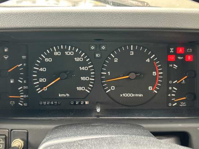 日産 サファリ エクストラV グランロード 岩手県 2024(令6)年 8.3万km 緑 ハイルーフ /社外オーディオ/ETC /冬タイヤ有 /エアコン /リアヒーター/社外グリルバンパーガード /フロントウインチ付 /社外ヘッドライト /電動角度調整ミラー /スペアキー /社外フロアマット /保証書 取説