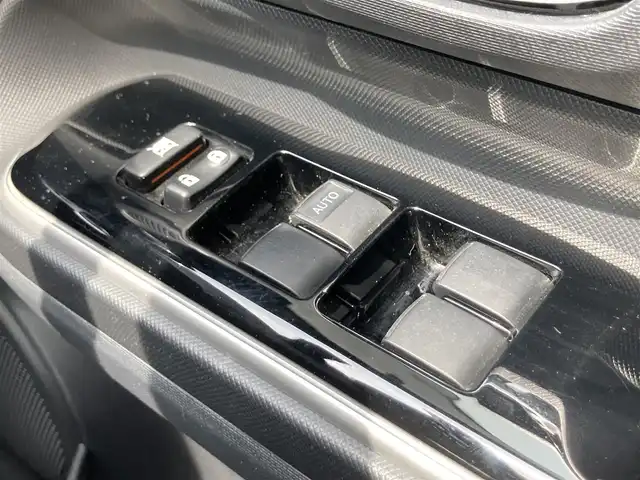 トヨタ アクア クロスオーバー グラム 鳥取県 2019(令1)年 2.6万km ブラックマイカ 純正ナビ/フルセグ/CD/BT/バックカメラ/トヨタセーフティセンス/前後クリアランスソナー/ETC/ドライブレコーダー/ハーフレザーシート/ステアリングスイッチ/LEDヘットライト/純正16インチアルミホイール/プッシュエンジンスタート/スマートキー/保証書・取扱説明書