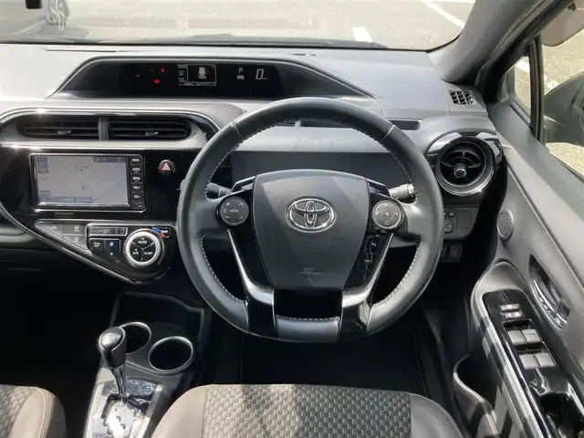 トヨタ アクア クロスオーバー グラム 鳥取県 2019(令1)年 2.6万km ブラックマイカ 純正ナビ/フルセグ/CD/BT/バックカメラ/トヨタセーフティセンス/前後クリアランスソナー/ETC/ドライブレコーダー/ハーフレザーシート/ステアリングスイッチ/LEDヘットライト/純正16インチアルミホイール/プッシュエンジンスタート/スマートキー/保証書・取扱説明書