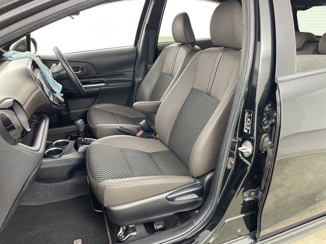 トヨタ アクア クロスオーバー グラム 愛知県 2019(令1)年 2.6万km ブラックマイカ 純正７インチSDナビ/（Bluetooth/ワンセグTV)/バックカメラ/ビルトインETC/トヨタセーフティセンス/前後クリアランスソナー/ドライブレコーダー前（DRT-H68A）/ハーフレザーシート/ステアリングスイッチ/ビルドインETC/LEDヘットライト/LEDフォグライト/純正16インチアルミホイール/プッシュエンジンスタート/スマートキー/保証書・取扱説明書