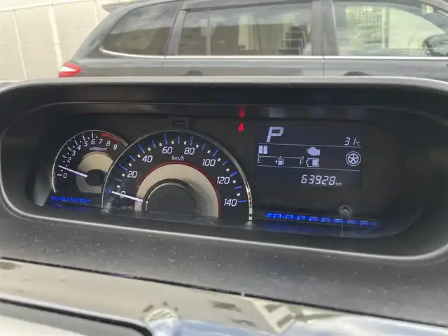 スズキ ワゴンＲ スティングレー HYBRID X 東京都 2017(平29)年 6.4万km スチールシルバーM 純正ナビ(CN-RZ82)/(DVD/フルセグ/Bluetooth/HDMI)/バックカメラ/ETC/シートヒーター(D席)/スズキセーフティサポート/・デュアルカメラブレーキサポート/・誤発進抑制機能(前方)/・車線逸脱警報機能/・ふらつき警報機能/・先行車発進お知らせ機能/ヘッドアップディスプレイ/LEDヘッドライト/スマートキー/スペアキー1本/保証書/取扱説明書