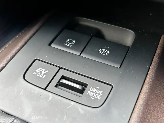 トヨタ ハリアー ハイブリッド Z レザーパッケージ 福島県 2023(令5)年 2.2万km プラチナホワイトパールマイカ トヨタセーフティセンス/プリクラッシュセーフティ/レーントレーシングアシスト/レーダークルーズコントロール/レーンディパーチャーアラート/オートマチックハイビーム/ロードサインアシスト/ドライバー異常時対応システム/プロアクティブドライビングアシスト /モデリスタエアロ/純正ディスプレイオーディオ/【USB/BT/TV/Miracast/ナビ機能】/バックカメラ/ビルトインETC/デジタルインナーミラー/ブラインドスポットモニター/ヘッドアップディスプレイ/ステアリングヒーター/前席シートヒーター/前席ベンチレーション/前席パワーシート/パワーバックドア/LEDオートライト/LEDフォグランプ/純正フロアマット/純正ドアバイザー