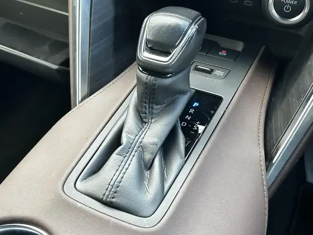 トヨタ ハリアー ハイブリッド Z レザーパッケージ 福島県 2023(令5)年 2.2万km プラチナホワイトパールマイカ トヨタセーフティセンス/プリクラッシュセーフティ/レーントレーシングアシスト/レーダークルーズコントロール/レーンディパーチャーアラート/オートマチックハイビーム/ロードサインアシスト/ドライバー異常時対応システム/プロアクティブドライビングアシスト /モデリスタエアロ/純正ディスプレイオーディオ/【USB/BT/TV/Miracast/ナビ機能】/バックカメラ/ビルトインETC/デジタルインナーミラー/ブラインドスポットモニター/ヘッドアップディスプレイ/ステアリングヒーター/前席シートヒーター/前席ベンチレーション/前席パワーシート/パワーバックドア/LEDオートライト/LEDフォグランプ/純正フロアマット/純正ドアバイザー