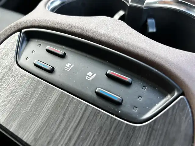 トヨタ ハリアー ハイブリッド Z レザーパッケージ 福島県 2023(令5)年 2.2万km プラチナホワイトパールマイカ トヨタセーフティセンス/プリクラッシュセーフティ/レーントレーシングアシスト/レーダークルーズコントロール/レーンディパーチャーアラート/オートマチックハイビーム/ロードサインアシスト/ドライバー異常時対応システム/プロアクティブドライビングアシスト /モデリスタエアロ/純正ディスプレイオーディオ/【USB/BT/TV/Miracast/ナビ機能】/バックカメラ/ビルトインETC/デジタルインナーミラー/ブラインドスポットモニター/ヘッドアップディスプレイ/ステアリングヒーター/前席シートヒーター/前席ベンチレーション/前席パワーシート/パワーバックドア/LEDオートライト/LEDフォグランプ/純正フロアマット/純正ドアバイザー