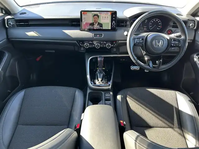 ホンダ ヴェゼル ハイブリッド e:HEV Z 群馬県 2021(令3)年 5.9万km プラチナホワイトパール ワンオーナー/ホンダセンシング/衝突軽減ブレーキ/純正メモリーナビ/バックカメラ　Bluetooth フルセグＴＶ/アダプティブクルーズコントロール/ヒルディセントコントロールスイッチ/両前席シートヒーター/パワーバックドア/パドルシフト/ステアリングヒーター/ステアリングリモコン/ビルトインＥＴＣ２．０/ブラインドスポットインフォメーション/ワイヤレススマホ充電/チップアップシート/社外ドライブレコーダー（前後カメラ）/保証書/取説/スペアキーｘ１