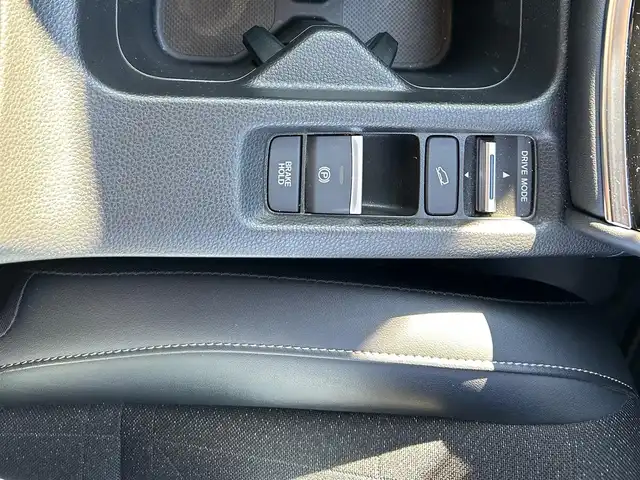 ホンダ ヴェゼル ハイブリッド e:HEV Z 群馬県 2021(令3)年 5.9万km プラチナホワイトパール ワンオーナー/ホンダセンシング/衝突軽減ブレーキ/純正メモリーナビ/バックカメラ　Bluetooth フルセグＴＶ/アダプティブクルーズコントロール/ヒルディセントコントロールスイッチ/両前席シートヒーター/パワーバックドア/パドルシフト/ステアリングヒーター/ステアリングリモコン/ビルトインＥＴＣ２．０/ブラインドスポットインフォメーション/ワイヤレススマホ充電/チップアップシート/社外ドライブレコーダー（前後カメラ）/保証書/取説/スペアキーｘ１