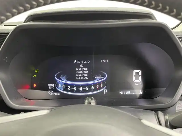 ダイハツ ロッキー プレミアム 大分県 2020(令2)年 5.1万km ブラックマイカメタリック/シャイニングホワイトパール 1000ccターボ車/スマートアシスト搭載/・衝突回避支援ブレーキ/・車線逸脱警報機能/・LKC（レーンキープコントロール）/・ACC/・オートハイビーム/・先行車発信お知らせ機能/ブラインドスポットモニター（BSM）/リヤクロストラフィックアラート（RCTA）/パノラミックビューモニター/純正9型ナビ　型式：NSZN-Y70D/【フルセグTV、DVD再生可、BT対応、USB】/ステアリングスイッチ/ビルトインETC/純正ドライブレコーダー（前方）/　型式：DRN-H70N/アイドリングストップ/電動格納ミラー/純正フロアマット/オートライト/LEDヘッドライト/LEDフォグ/リアフォグ/コーナーセンサー/純正17インチアルミホイール/保証書、取説、スペアキー有り