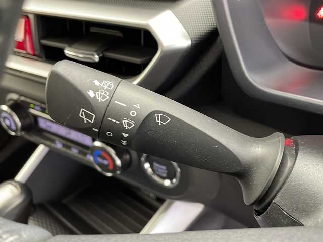 ダイハツ ロッキー プレミアム 鹿児島県 2020(令2)年 5.1万km ブラックマイカメタリック/シャイニングホワイトパール 純正9型ナビ/【フルセグTV、DVD再生可、BT対応、USB】/スマートアシスト/・衝突回避支援ブレーキ/・車線逸脱警報機能/・LKC（レーンキープコントロール）/・ACC/・オートハイビーム/・先行車発信お知らせ機能/ブラインドスポットモニター（BSM）/リヤクロストラフィックアラート（RCTA）/パノラミックビューモニター/ビルトインETC/純正ドライブレコーダー（前方）/ステアリングスイッチ/アイドリングストップ/電動格納ミラー/純正フロアマット/オートライト/LEDヘッドライト/LEDフォグ/リアフォグ/コーナーセンサー/純正17インチアルミホイール/保証書、取説、スペアキー有り