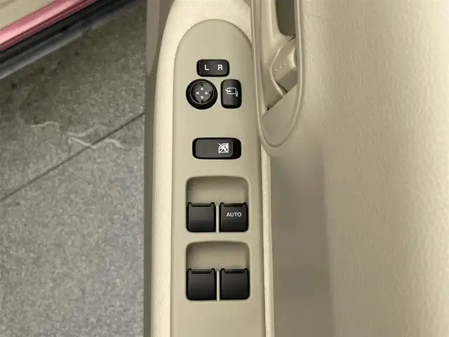スズキ ラパン L 愛知県 2015(平27)年 3.5万km カシスピンクパールメタリック 純正ナビ　フルセグＴＶ　Ｂｌｕｅｔｏｏｔｈ　アラウンドビューモニター　ＤＶＤ再生　ＵＳＢポート　シートヒーター　純正フロアマット　衝突軽減　アイドリングストップ　ＬＥＤヘッドライト　スマートキー　禁煙