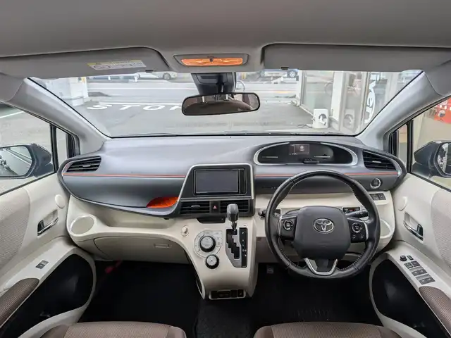 トヨタ シエンタ G 埼玉県 2019(令1)年 2.8万km ブラックマイカ 純正メモリナビ(NSZT-W)/フルセグテレビ/Bluetoothオーディオ/バックカメラ/プッシュスタート/両側パワースライドドア/シートヒーター(運転席、助手席)/ステアリングヒーター/ETC/コーナーセンサー(フロント、リア)/USB充電(Type-A×2)/スマートキー×2/整備記録簿(R2、R4、R6)