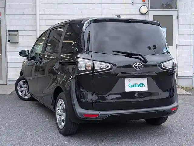 トヨタ シエンタ G 埼玉県 2019(令1)年 2.8万km ブラックマイカ 純正メモリナビ(NSZT-W)/フルセグテレビ/Bluetoothオーディオ/バックカメラ/プッシュスタート/両側パワースライドドア/シートヒーター(運転席、助手席)/ステアリングヒーター/ETC/コーナーセンサー(フロント、リア)/USB充電(Type-A×2)/スマートキー×2/整備記録簿(R2、R4、R6)