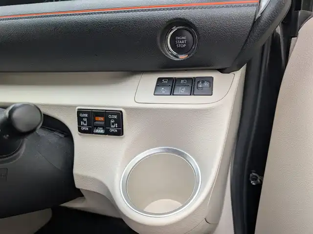トヨタ シエンタ G 埼玉県 2019(令1)年 2.8万km ブラックマイカ 純正メモリナビ(NSZT-W)/フルセグテレビ/Bluetoothオーディオ/バックカメラ/プッシュスタート/両側パワースライドドア/シートヒーター(運転席、助手席)/ステアリングヒーター/ETC/コーナーセンサー(フロント、リア)/USB充電(Type-A×2)/スマートキー×2/整備記録簿(R2、R4、R6)