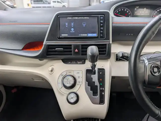 トヨタ シエンタ G 埼玉県 2019(令1)年 2.8万km ブラックマイカ 純正メモリナビ(NSZT-W)/フルセグテレビ/Bluetoothオーディオ/バックカメラ/プッシュスタート/両側パワースライドドア/シートヒーター(運転席、助手席)/ステアリングヒーター/ETC/コーナーセンサー(フロント、リア)/USB充電(Type-A×2)/スマートキー×2/整備記録簿(R2、R4、R6)